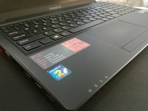 *KILLER GAMER*GIGABYTE P15*NVIDIA GTX*QUAD CORE i7*FULL HD*DUAL SSD STORAGE*SOUND BLASTER AUDIO*8GB*